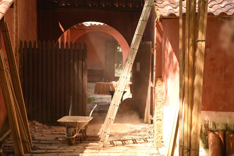 Restauro Casa do Sol (Hilda Hilst) / Tapera Arquitetura e Patrimônio Cultural - Fotografia de Interiores, Madeira, Pilar