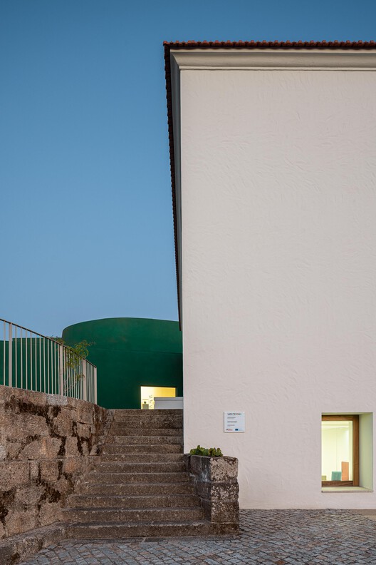 Ponto C - Cultura e Criatividade / Galeria Gabinete - Fotografia de Exterior, Concreto