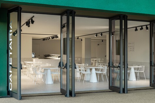 Ponto C - Cultura e Criatividade / Galeria Gabinete - Fotografia de Interiores, Cozinha, Cadeira