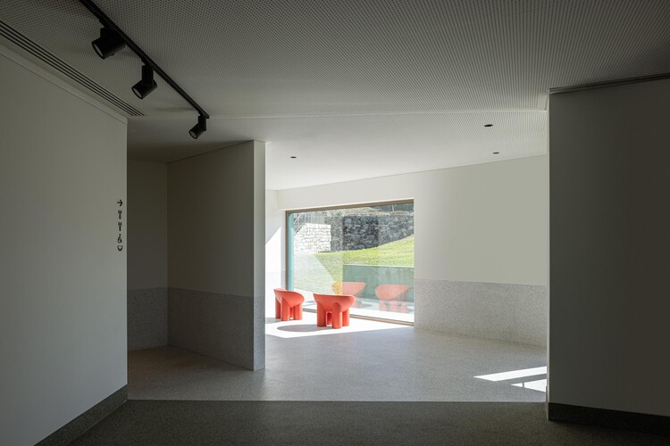 Ponto C - Cultura e Criatividade / Galeria Gabinete - Imagem 3 de 42