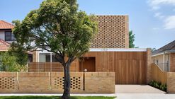 Haka House / Taouk Architects