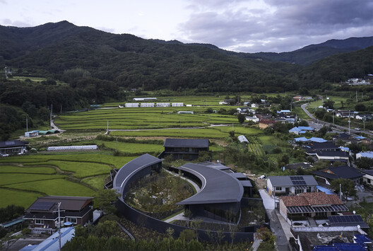 Galería, Casa de Huéspedes y Café SIHOJAE / Itm Yooehwa Architects - Fotografía exterior