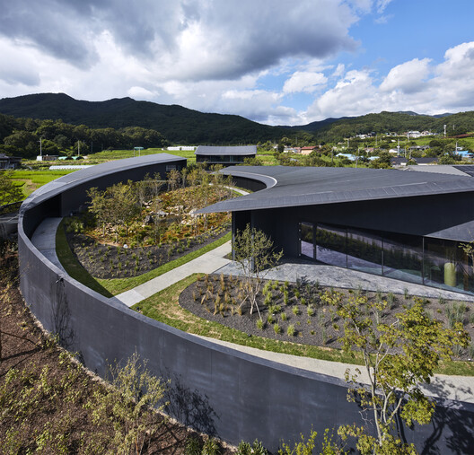 Galería, Casa de Huéspedes y Café SIHOJAE / Itm Yooehwa Architects - Imagen 17 de 25