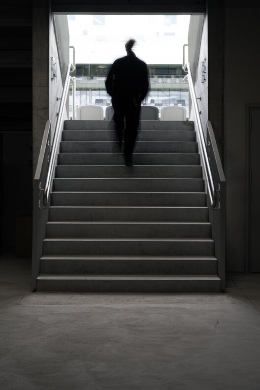 Tammela 体育场 / JKMM Architects - 室内图, 楼梯, 扶手