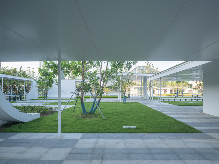 Kunshan City Plaza/Dazhou y asociados - Imagen 14 de 39