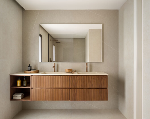 Vivienda Unifamiliar Costeres / Pasqual Giner Arquitectura Vivienda Unifamiliar Costeres / Pasqual Giner Arquitectura - Fotografía interior, Baño, Madera, Tarjas, Encimera