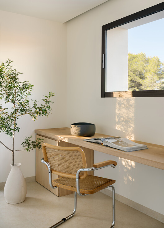 Vivienda Unifamiliar Costeres / Pasqual Giner Arquitectura Vivienda Unifamiliar Costeres / Pasqual Giner Arquitectura - Fotografía interior, Madera, Iluminación, Sillas