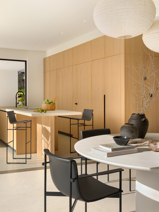 Vivienda Unifamiliar Costeres / Pasqual Giner Arquitectura Vivienda Unifamiliar Costeres / Pasqual Giner Arquitectura - Fotografía interior, Cocina, Mesas, Madera, Sillas