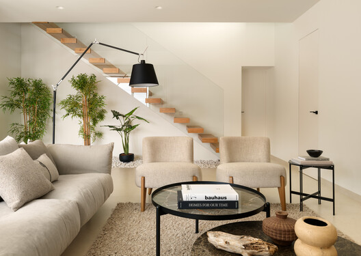 Vivienda Unifamiliar Costeres / Pasqual Giner Arquitectura Vivienda Unifamiliar Costeres / Pasqual Giner Arquitectura - Fotografía interior, Sala de estar, Madera, Sillones, Iluminación, Mesas