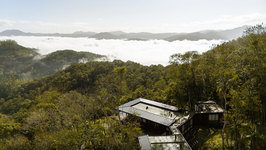 Refugio en la Montaña / VOO® Refugio en la Montaña / VOO® - Fotografía exterior, Bosque