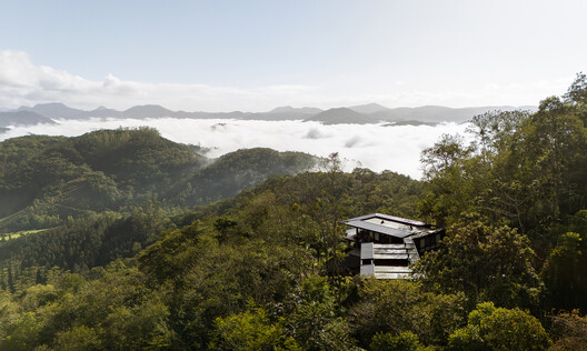 Refugio en la Montaña / VOO® Refugio en la Montaña / VOO® - Fotografía exterior, Bosque