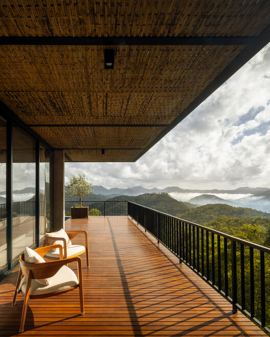 Refugio en la Montaña / VOO® Refugio en la Montaña / VOO® - Fotografía interior, Madera, Balcón