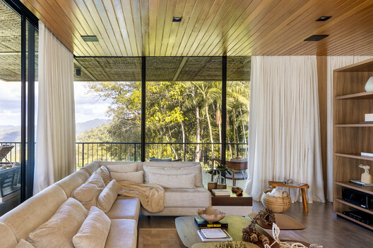 Refugio en la Montaña / VOO® Refugio en la Montaña / VOO® - Fotografía interior, Sala de estar, Madera, Sillas