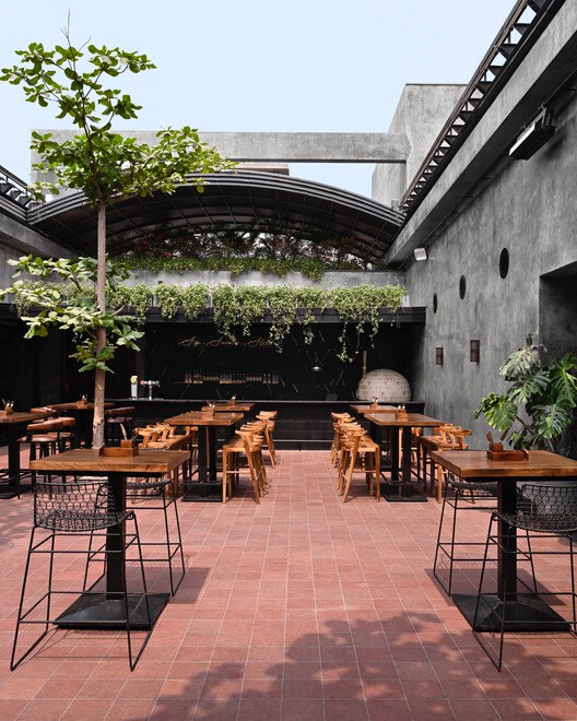 Tabula Rasa 2.0  Restaurant / 23 Degrees Design Shift - Exterior Photography