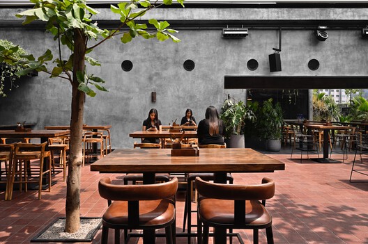 Tabula Rasa 2.0  Restaurant / 23 Degrees Design Shift - Image 7 of 29