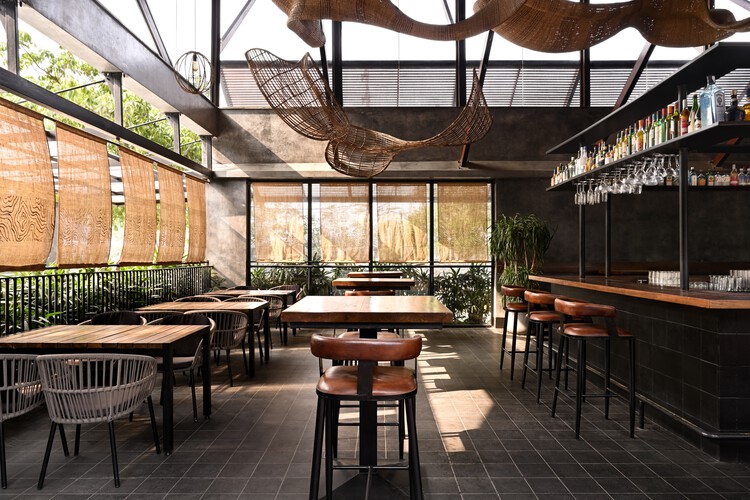 Restaurante Tabula Rasa 2.0 / 23 Degrees Design Shift - Fotografia de Interiores, Sala de Jantar, Madeira, Cadeira, Viga