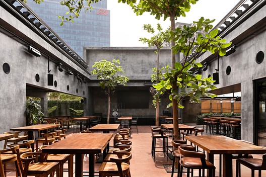 Tabula Rasa 2.0  Restaurant / 23 Degrees Design Shift - Image 9 of 29