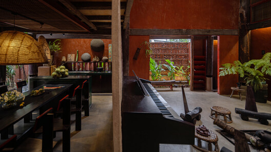 Residência MÔ He’ritage / MÔ he studio - Fotografia de Interiores, Madeira, Iluminação, Cadeira, Viga