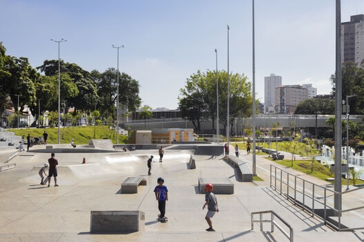 Parque Edson Arantes do Nascimento - Rei Pelé / Biselli Katchborian Arquitetos + Consoante Arquitetura e Integração Parque Edson Arantes do Nascimento - Rei Pelé / Biselli Katchborian Arquitetos + Consoante Arquitetura e Integração - Fotografía exterior