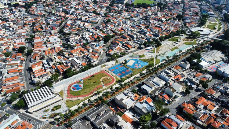Parque Edson Arantes do Nascimento - Rei Pelé / Biselli Katchborian Architects + Arquitectura e Integración Consonantes - Imagen 7 de 47