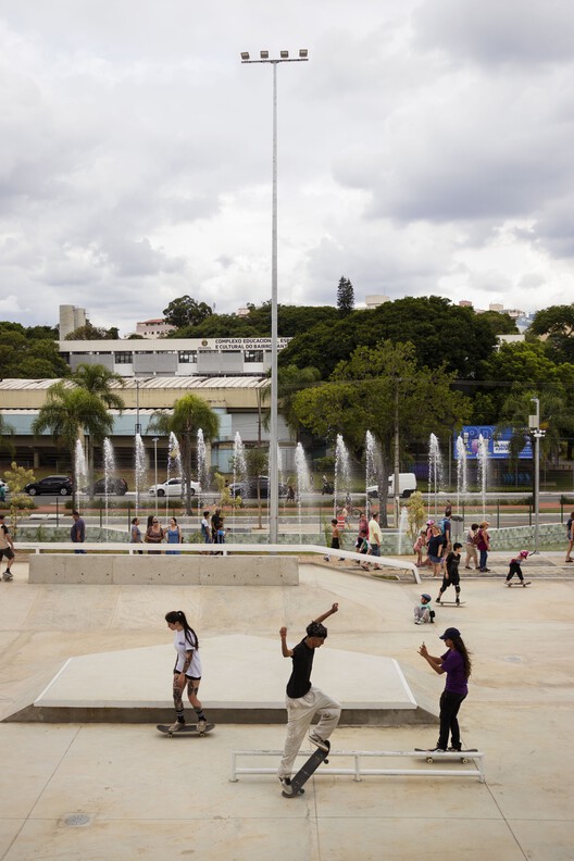 Parque Edson Arantes do Nascimento - Rei Pelé / Biselli Katchborian Arquitetos + Consoante Arquitetura e Integração Parque Edson Arantes do Nascimento - Rei Pelé / Biselli Katchborian Arquitetos + Consoante Arquitetura e Integração - Fotografía exterior