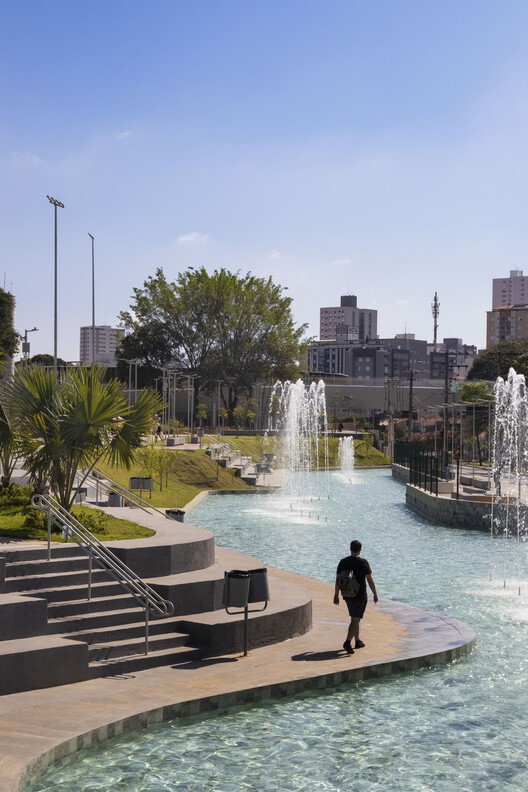 Parque Edson Arantes do Nascimento - Rei Pelé / Biselli Katchborian Arquitetos + Consonante Arquitetura e Integração - Fotografía de exteriores