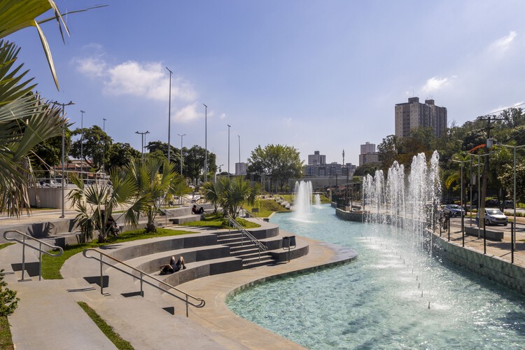 Parque Edson Arantes do Nascimento - Rei Pelé / Biselli Katchborian Arquitetos + Consonante Arquitetura e Integração - Fotografía de exteriores