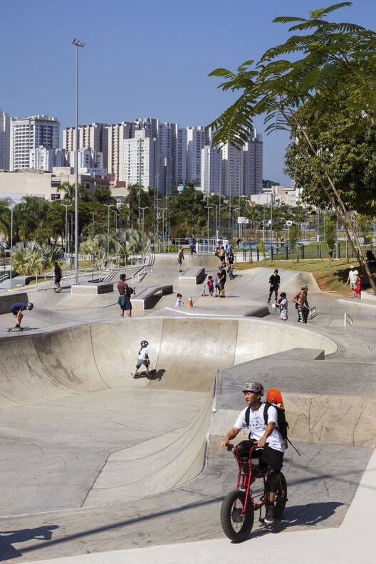 Parque Edson Arantes do Nascimento - Rei Pelé / Biselli Katchborian Arquitetos + Consonante Arquitetura e Integração - Fotografía de exteriores