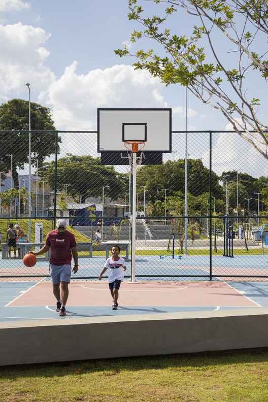 Parque Edson Arantes do Nascimento - Rei Pelé / Biselli Katchborian Arquitetos + Consoante Arquitetura e Integração Parque Edson Arantes do Nascimento - Rei Pelé / Biselli Katchborian Arquitetos + Consoante Arquitetura e Integração - Fotografía exterior