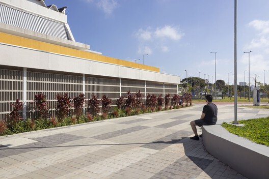 Parque Edson Arantes do Nascimento - Rei Pelé / Biselli Katchborian Arquitetos + Consoante Arquitetura e Integração Parque Edson Arantes do Nascimento - Rei Pelé / Biselli Katchborian Arquitetos + Consoante Arquitetura e Integração - Fotografía exterior, Concreto