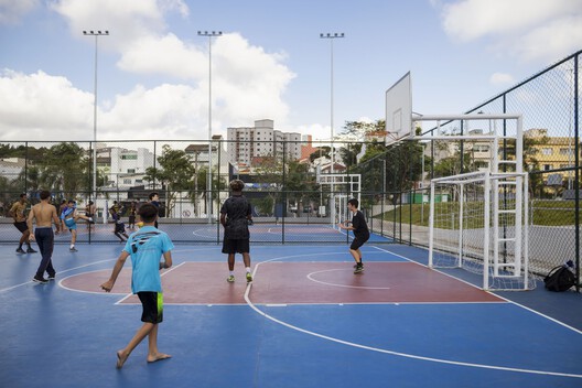 Parque Edson Arantes do Nascimento - Rei Pelé / Biselli Katchborian Arquitetos + Consoante Arquitetura e Integração Parque Edson Arantes do Nascimento - Rei Pelé / Biselli Katchborian Arquitetos + Consoante Arquitetura e Integração - Fotografía exterior