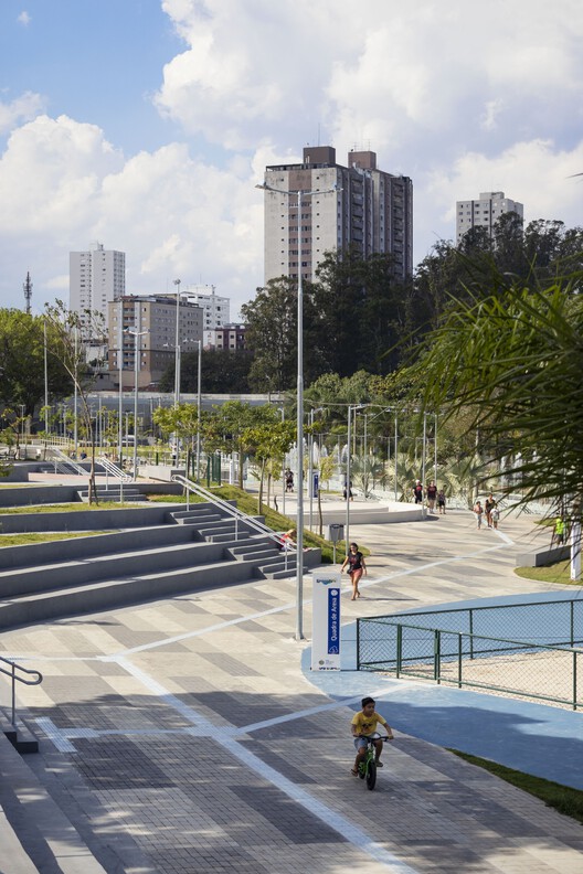 Parque Edson Arantes do Nascimento - Rei Pelé / Biselli Katchborian Arquitetos + Consonante Arquitetura e Integração - Fotografía de exteriores