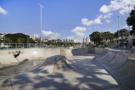 Parque Edson Arantes do Nascimento - Rei Pelé / Biselli Katchborian Arquitetos + Consoante Arquitetura e Integração Parque Edson Arantes do Nascimento - Rei Pelé / Biselli Katchborian Arquitetos + Consoante Arquitetura e Integração - Imagen 18 de 47