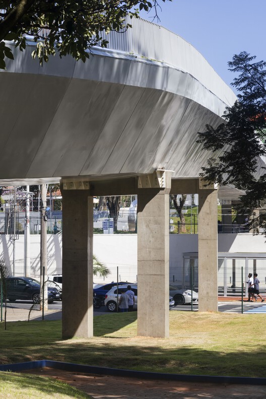 Parque Edson Arantes do Nascimento - Rei Pelé / Biselli Katchborian Arquitetos + Consoante Arquitetura e Integração Parque Edson Arantes do Nascimento - Rei Pelé / Biselli Katchborian Arquitetos + Consoante Arquitetura e Integração - Fotografía exterior, Concreto, Pilares, Fijación Vigas