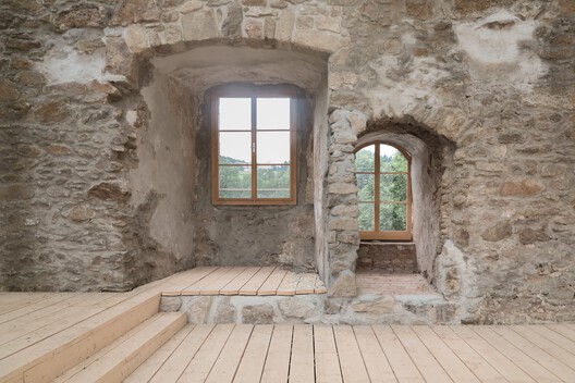 Castle Ruin Reichenau / [tp3] architekten - Interior Photography