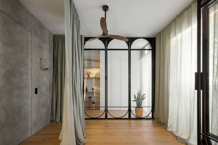 Apartamento Refúgio Urbano / Atelier Réalité - Fotografia de Interiores, Madeira, Iluminação, Porta, Vidro