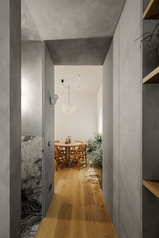 Apartamento Refúgio Urbano / Atelier Réalité - Fotografia de Interiores, Madeira, Concreto