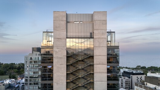 VILO Tower / Rafael Viñoly Architects VILO Tower / Rafael Viñoly Architects - Exterior Photography, Glass, Balcony