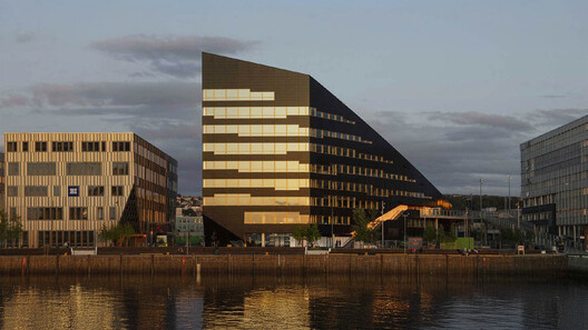 The Future of Cities: How Can We Build Differently to Promote Resilient and Low-Impact Environments? - Image 4 of 6