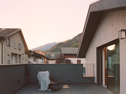 The Gray Race House / Rinaldo Del Nero The Gray Race House / Rinaldo Del Nero - Exterior Photography, Balcony
