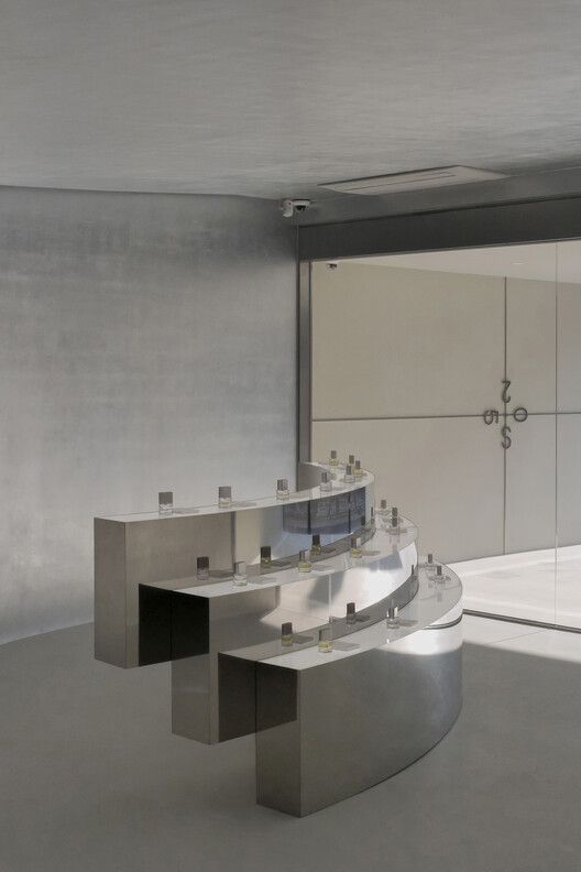 025S Bukchon Store / ATELIER KHJ 025S Bukchon Store / ATELIER KHJ - Image 2 of 16