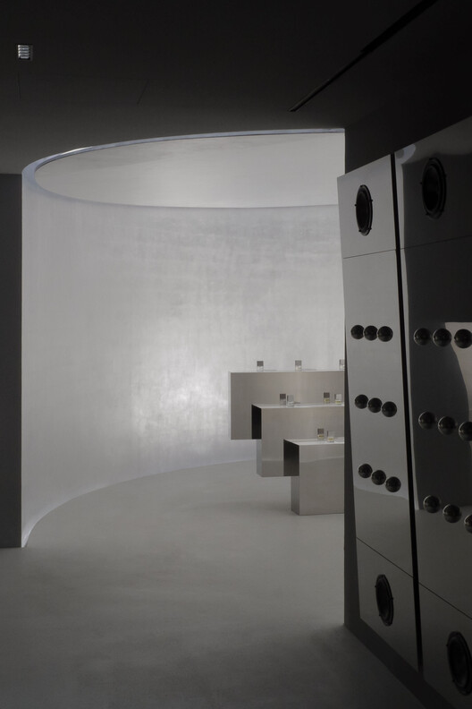 025S Bukchon Store / ATELIER KHJ 025S Bukchon Store / ATELIER KHJ - Image 9 of 16