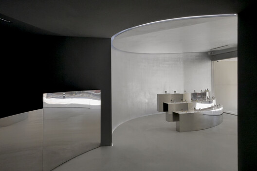 025S Bukchon Store / ATELIER KHJ 025S Bukchon Store / ATELIER KHJ - Interior Photography, Glass