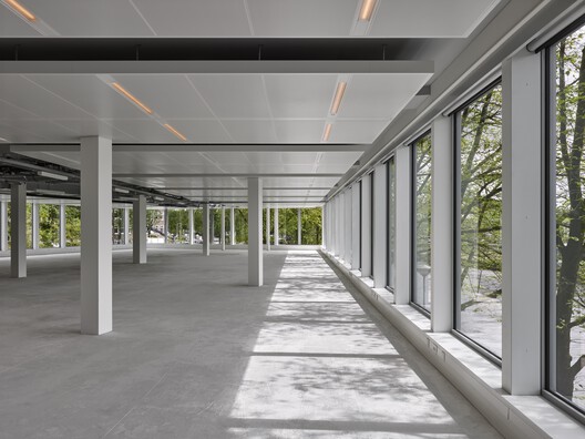 Staal-Kade Office Building Transformation / Office Winhov - Image 13 of 35
