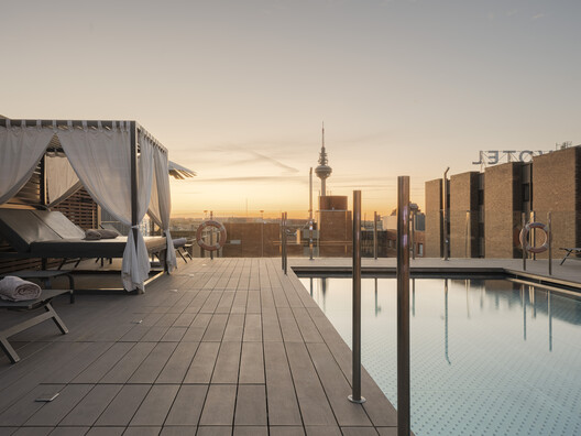 Beyond the Limits of the Project: The Architectural Potential of Extruded Ceramic Tiles - Image 14 of 14