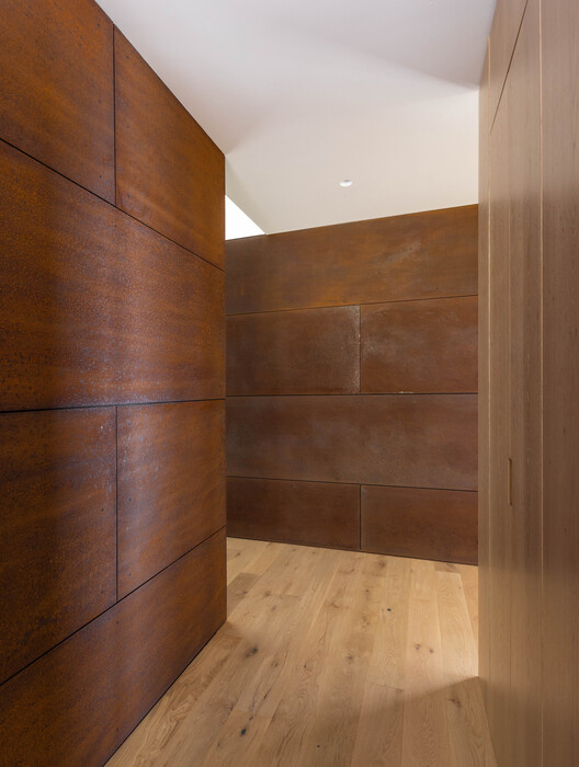 La Memoire Residence / Studio PHH Architects - Image 13 of 27