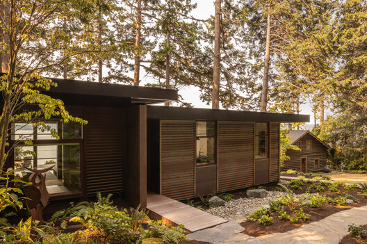 La Memoire Residence / Studio PHH Architects