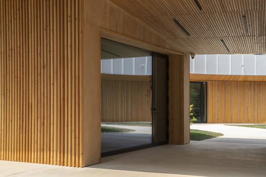 Punto Luce Socio-Educational Center / AOUMM Punto Luce Socio-Educational Center / AOUMM - Image 4 of 13