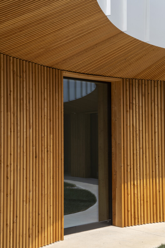 Punto Luce Socio-Educational Center / AOUMM Punto Luce Socio-Educational Center / AOUMM - Image 8 of 13