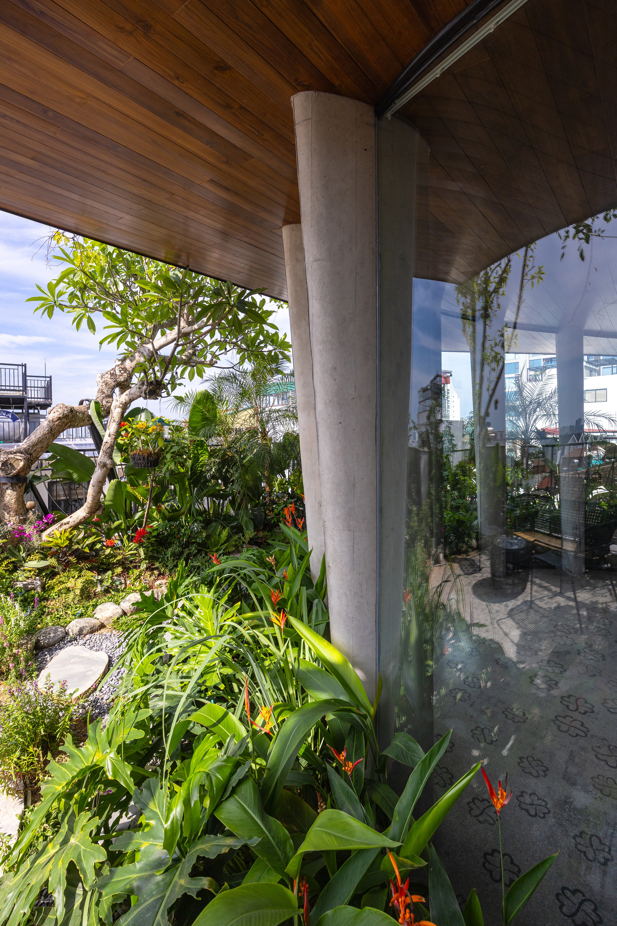 LYM SPACE / PAK Architects LYM SPACE / PAK Architects - Image 2 of 18
